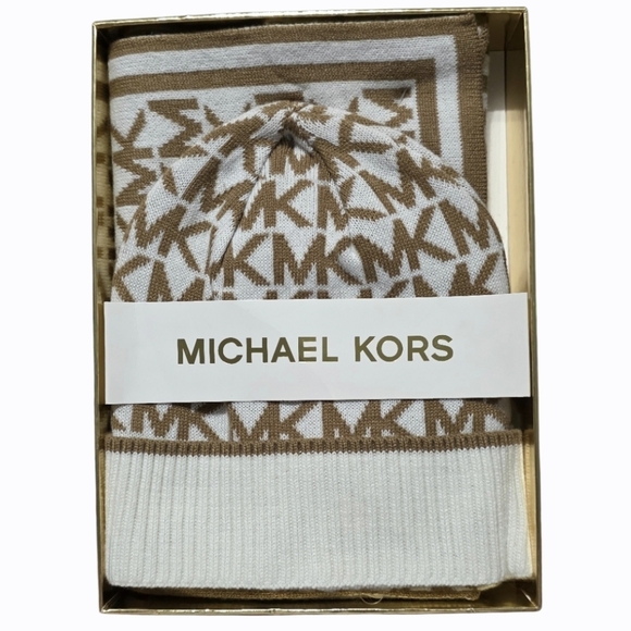 Michael Kors Hat & Scarf Set - Picture 1 of 2
